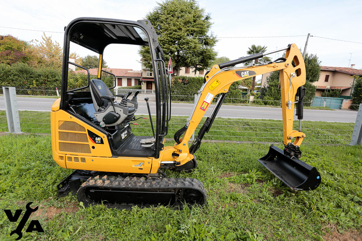 Miniescavatore CAT 301.7 D Usato in Vendita